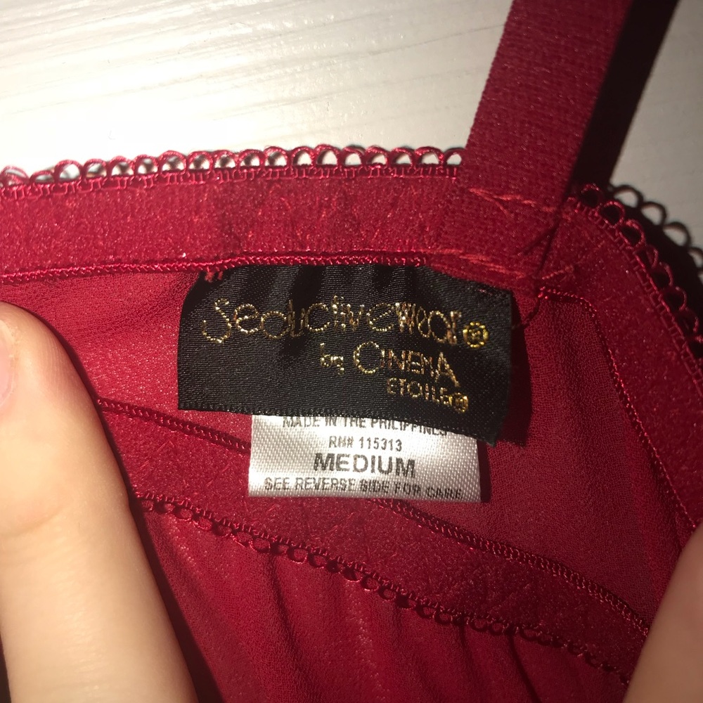 Lingerie - Picture 2 of 2